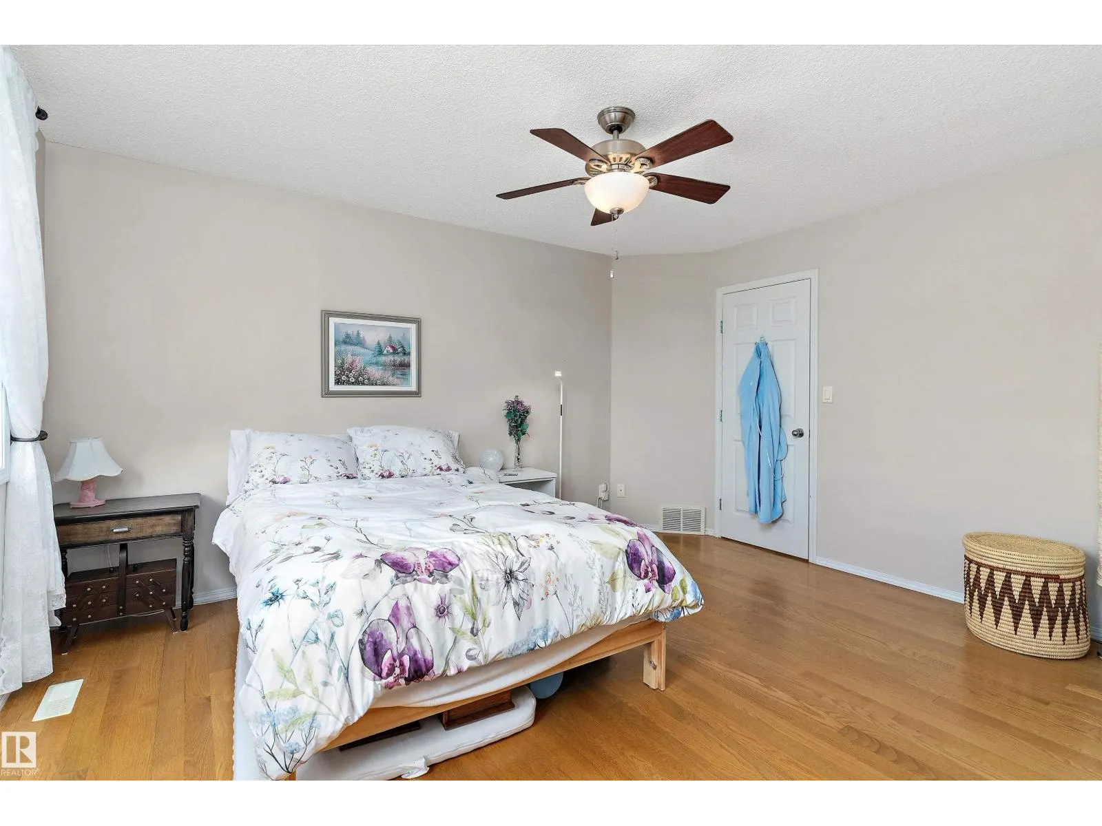 1843 122 ST SW
