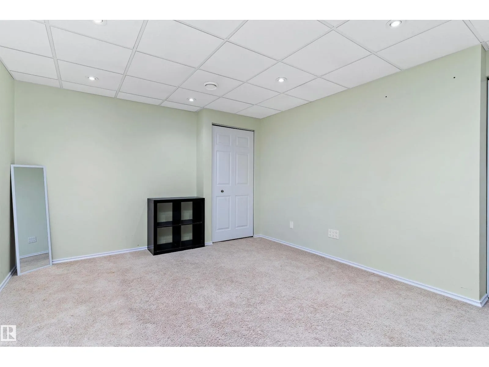 1843 122 ST SW