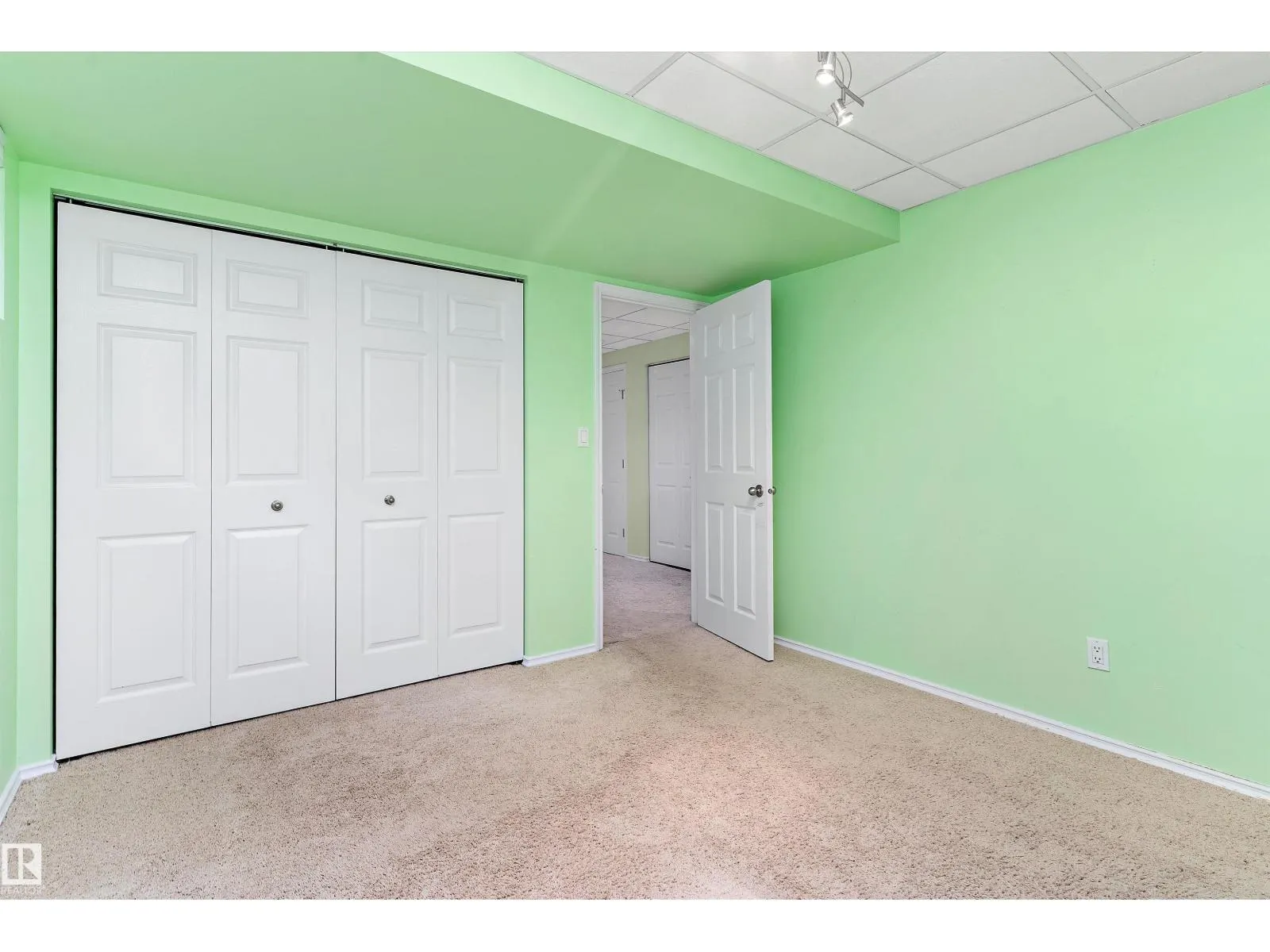 1843 122 ST SW