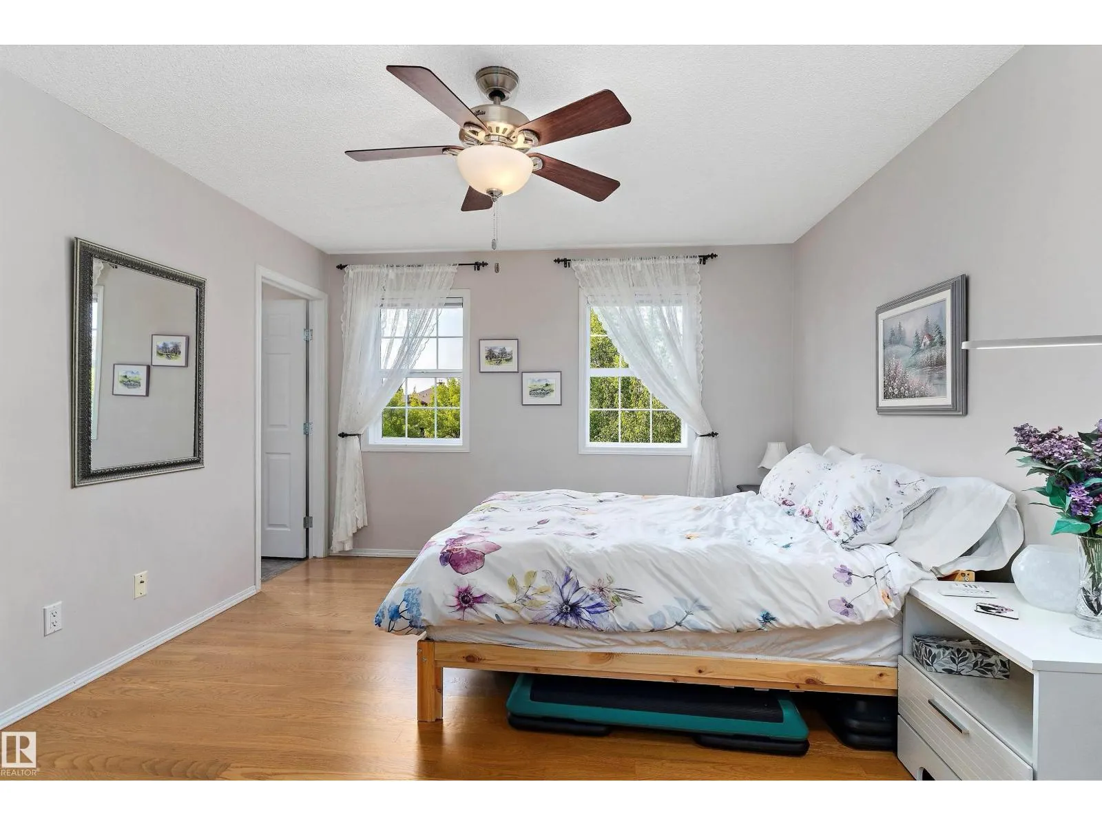 1843 122 ST SW