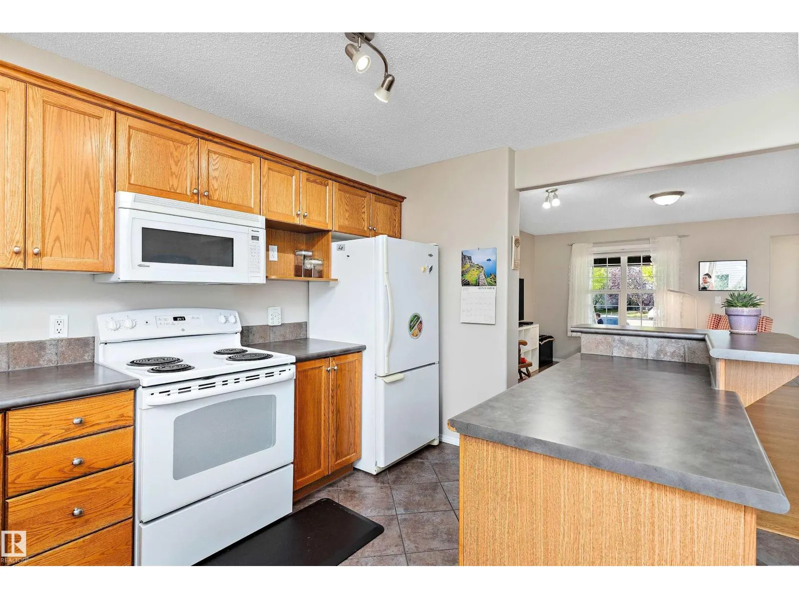 1843 122 ST SW