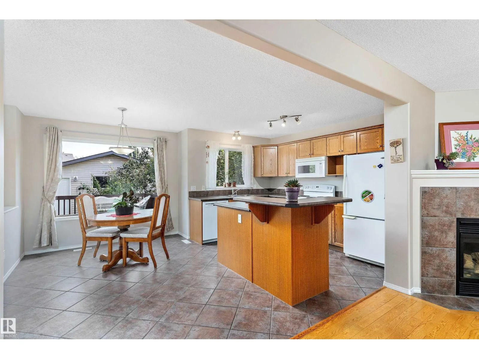 1843 122 ST SW