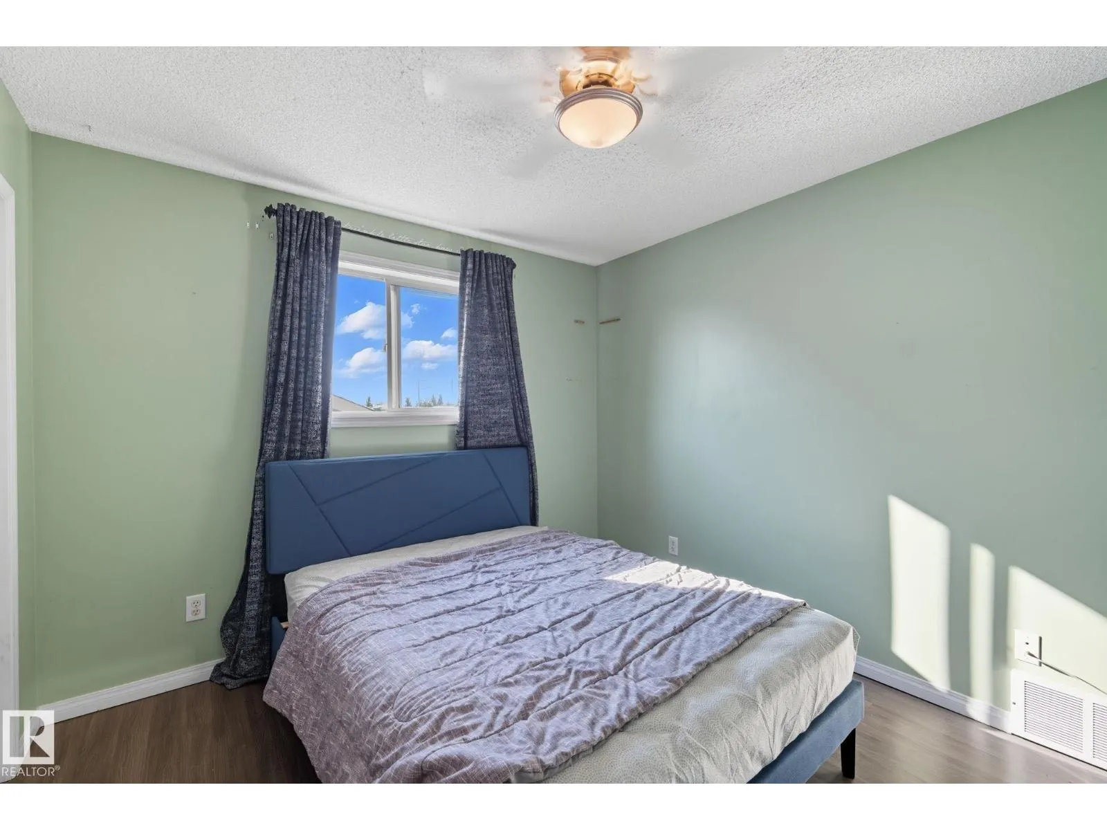 3003 134 AV NW