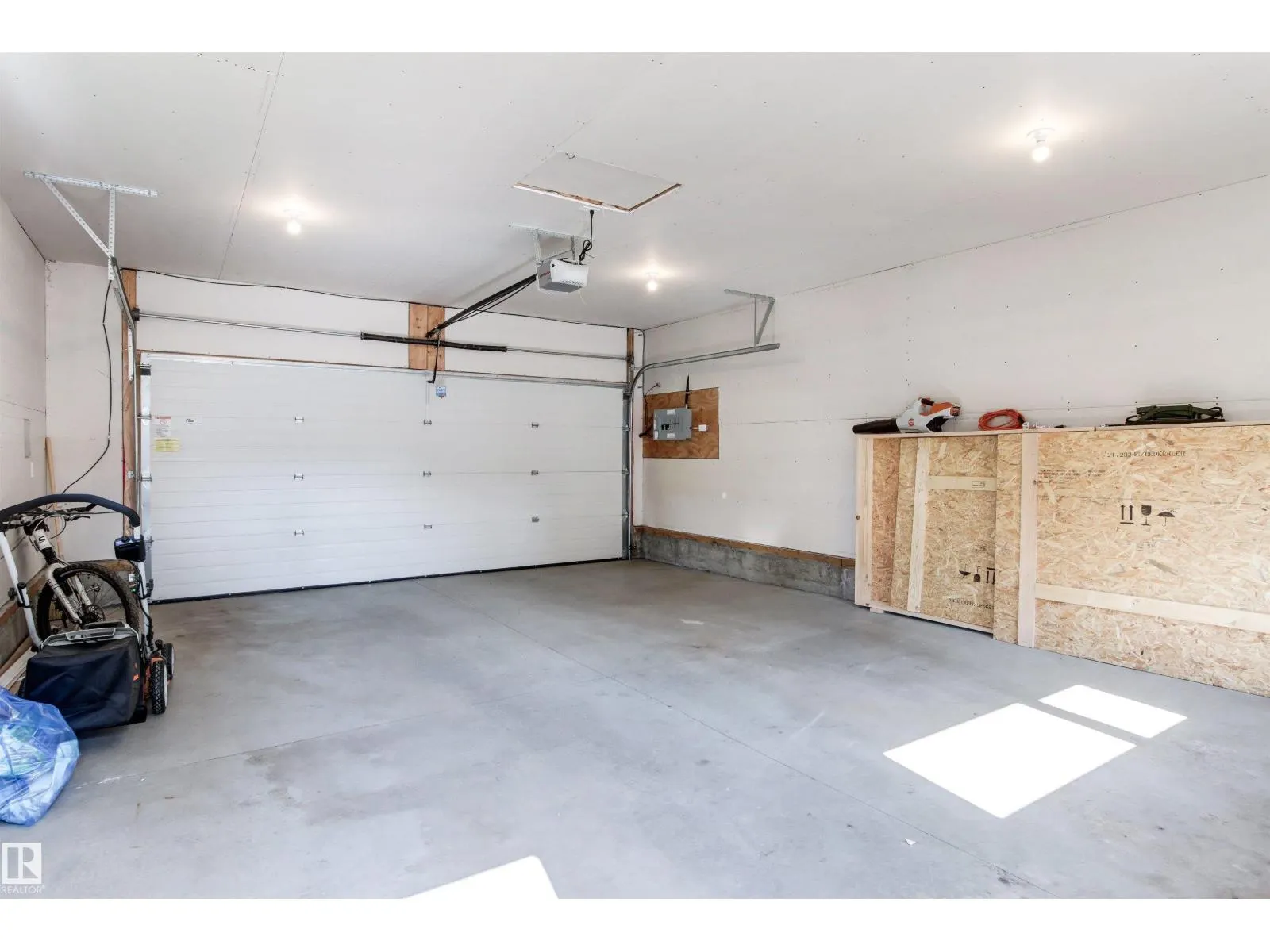 14412 80 AV NW NW