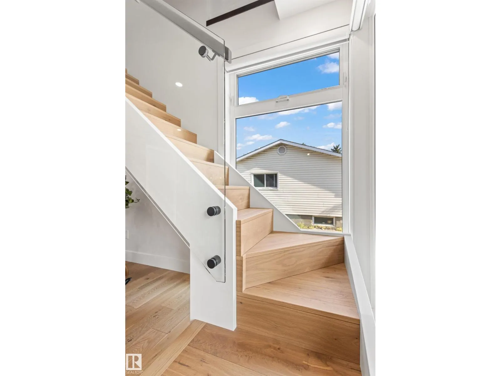14412 80 AV NW NW