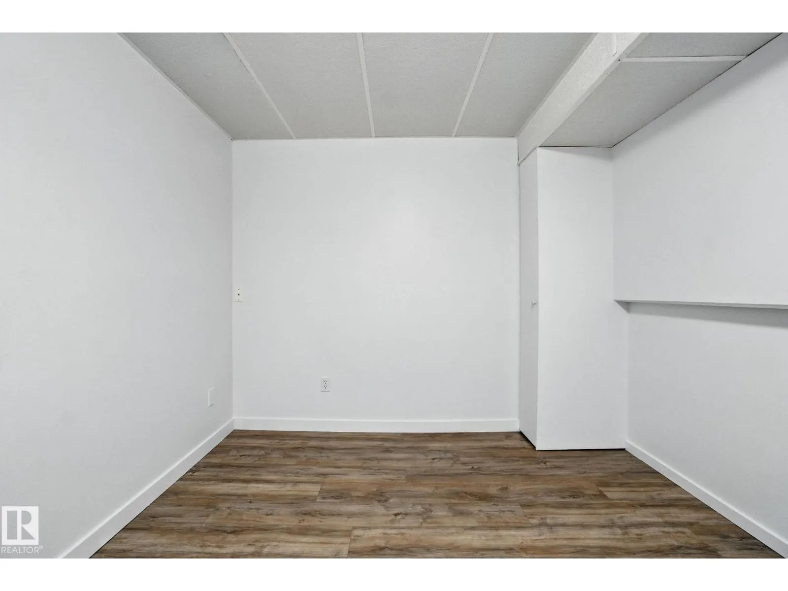5412 146 AV NW