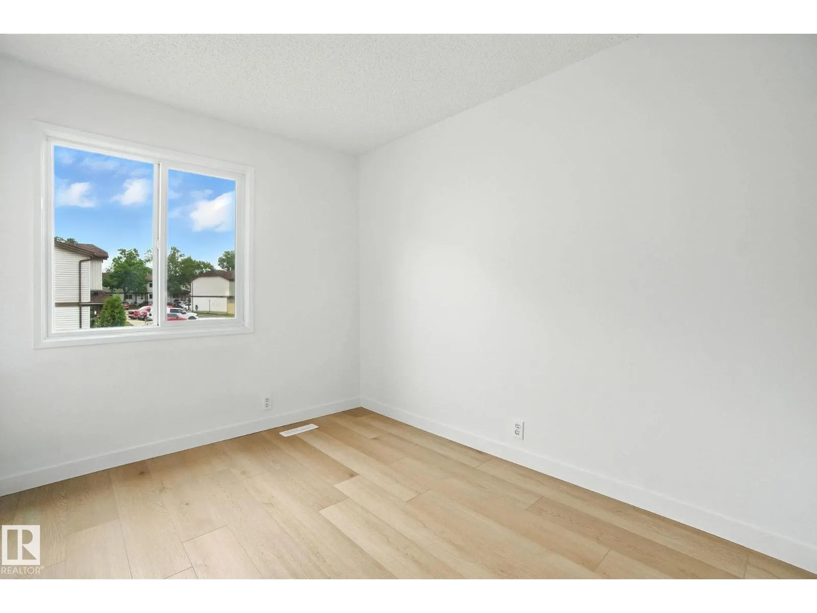 5412 146 AV NW