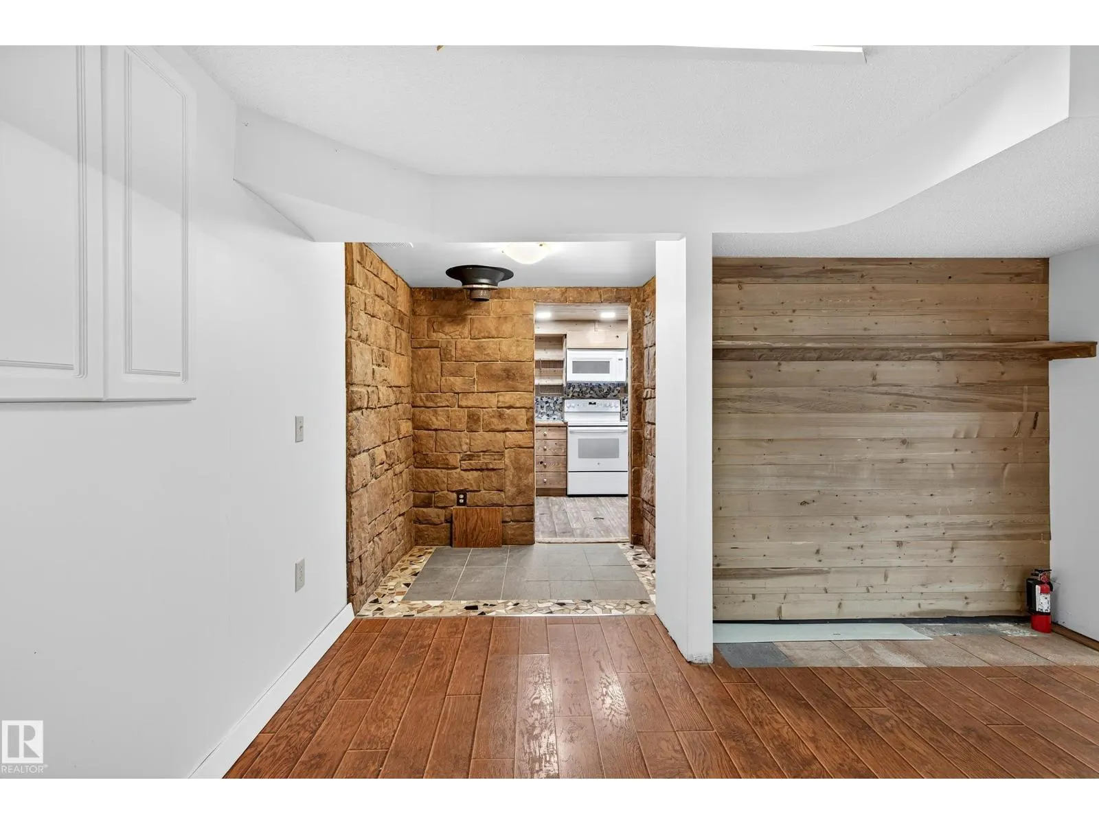 116 CORINTHIA DR
