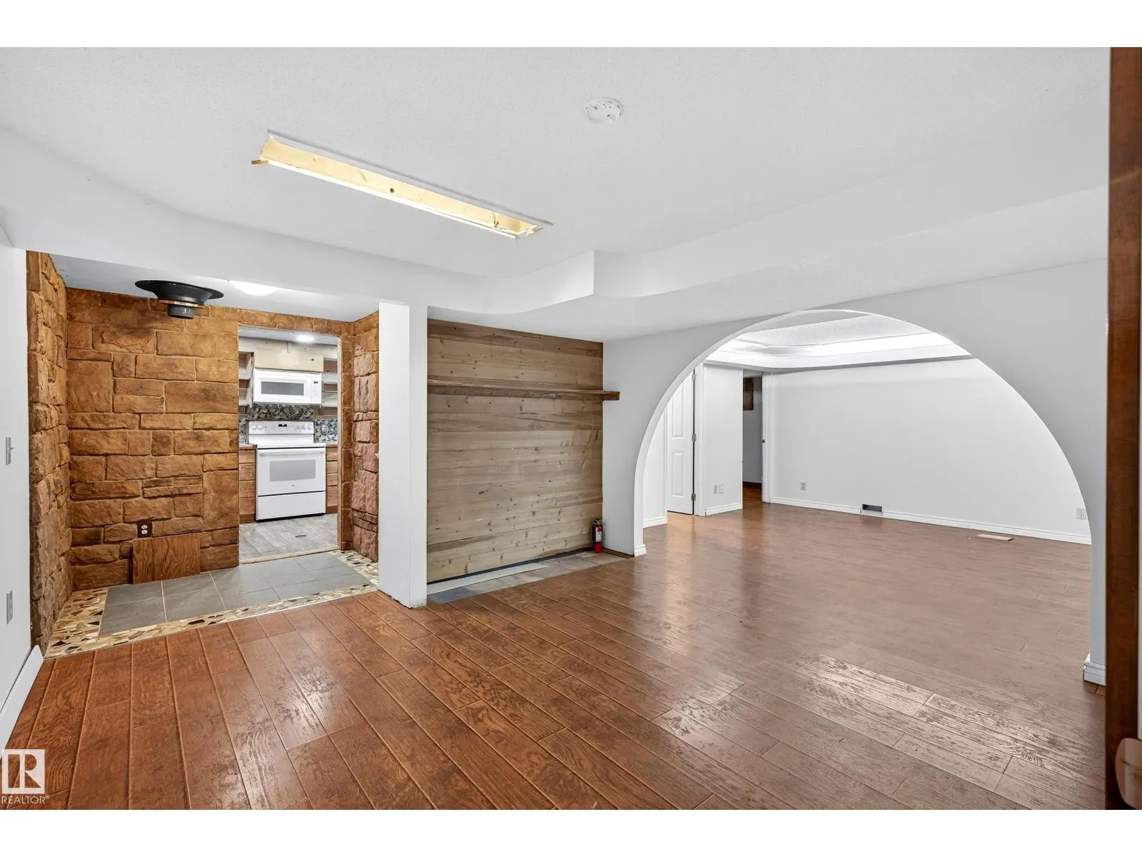 116 CORINTHIA DR