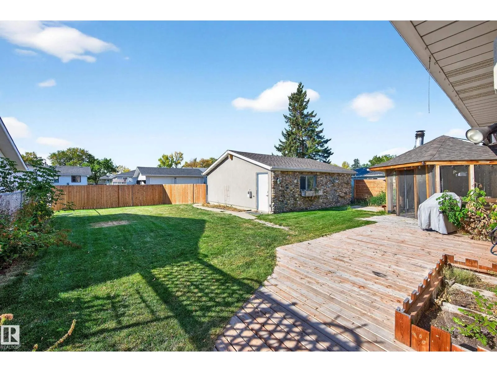 116 CORINTHIA DR