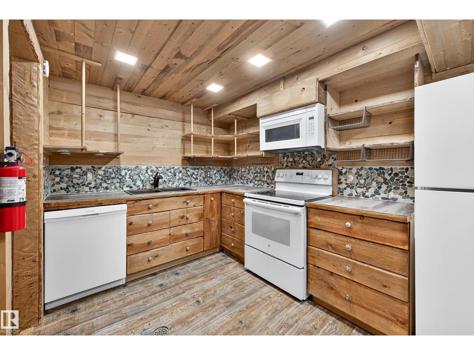 116 CORINTHIA DR
