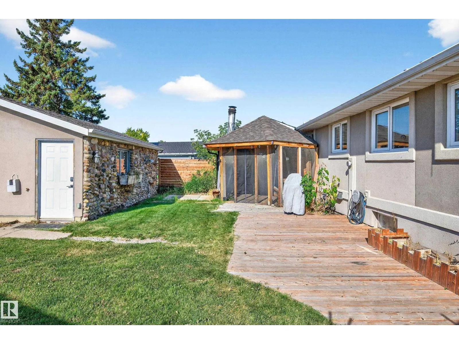 116 CORINTHIA DR