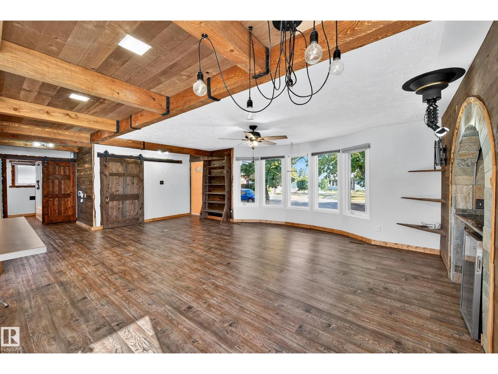 116 CORINTHIA DR