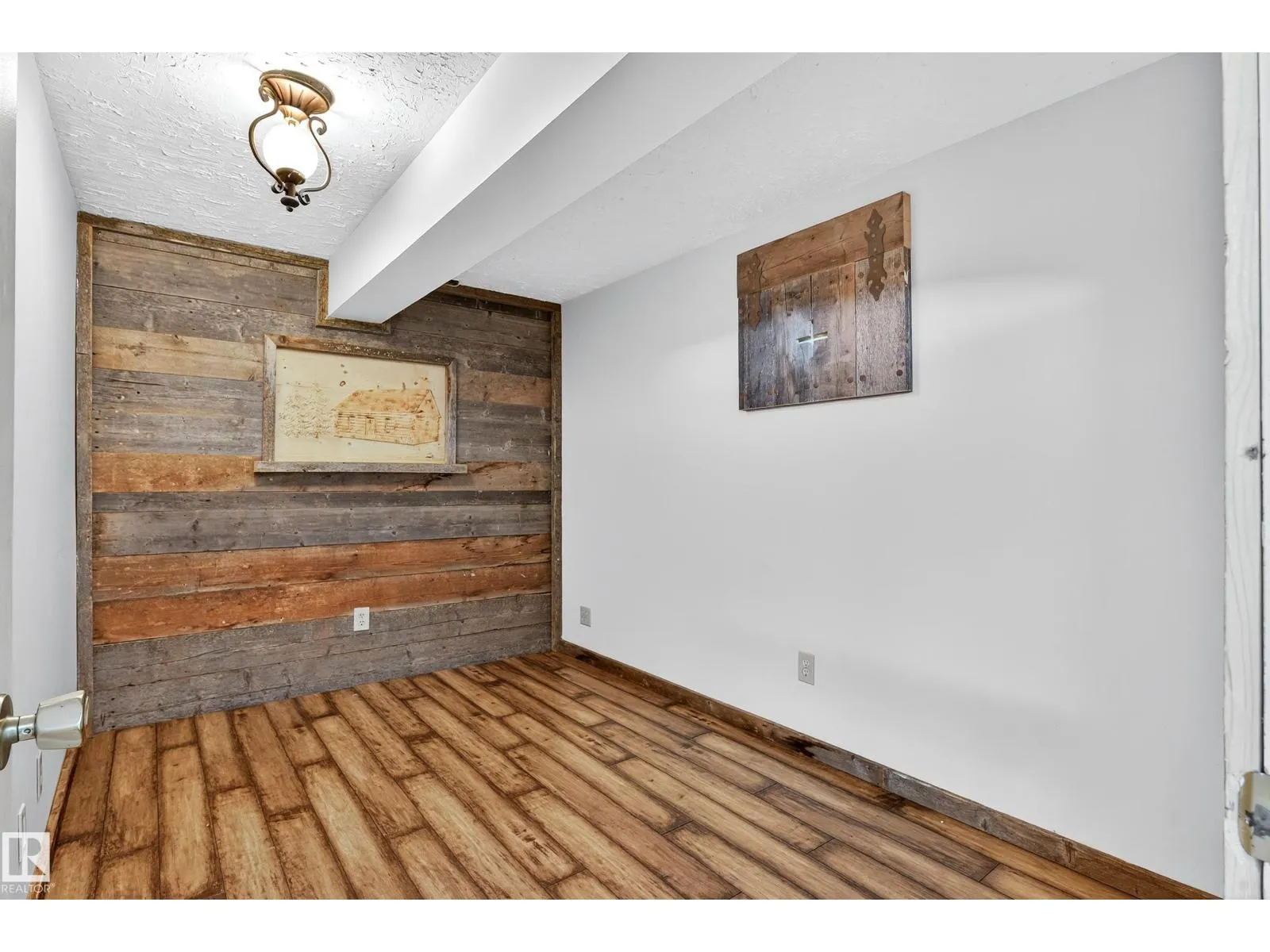 116 CORINTHIA DR