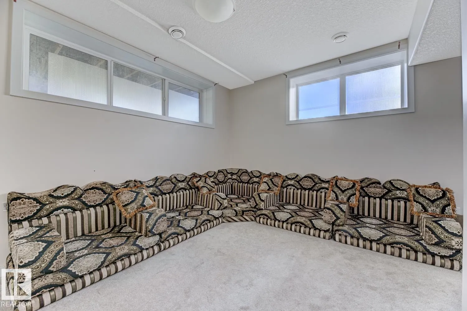 #35 13215 153 AV NW
