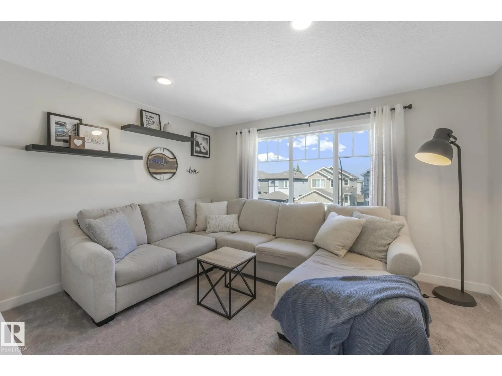 37 SPRINGBROOK WD