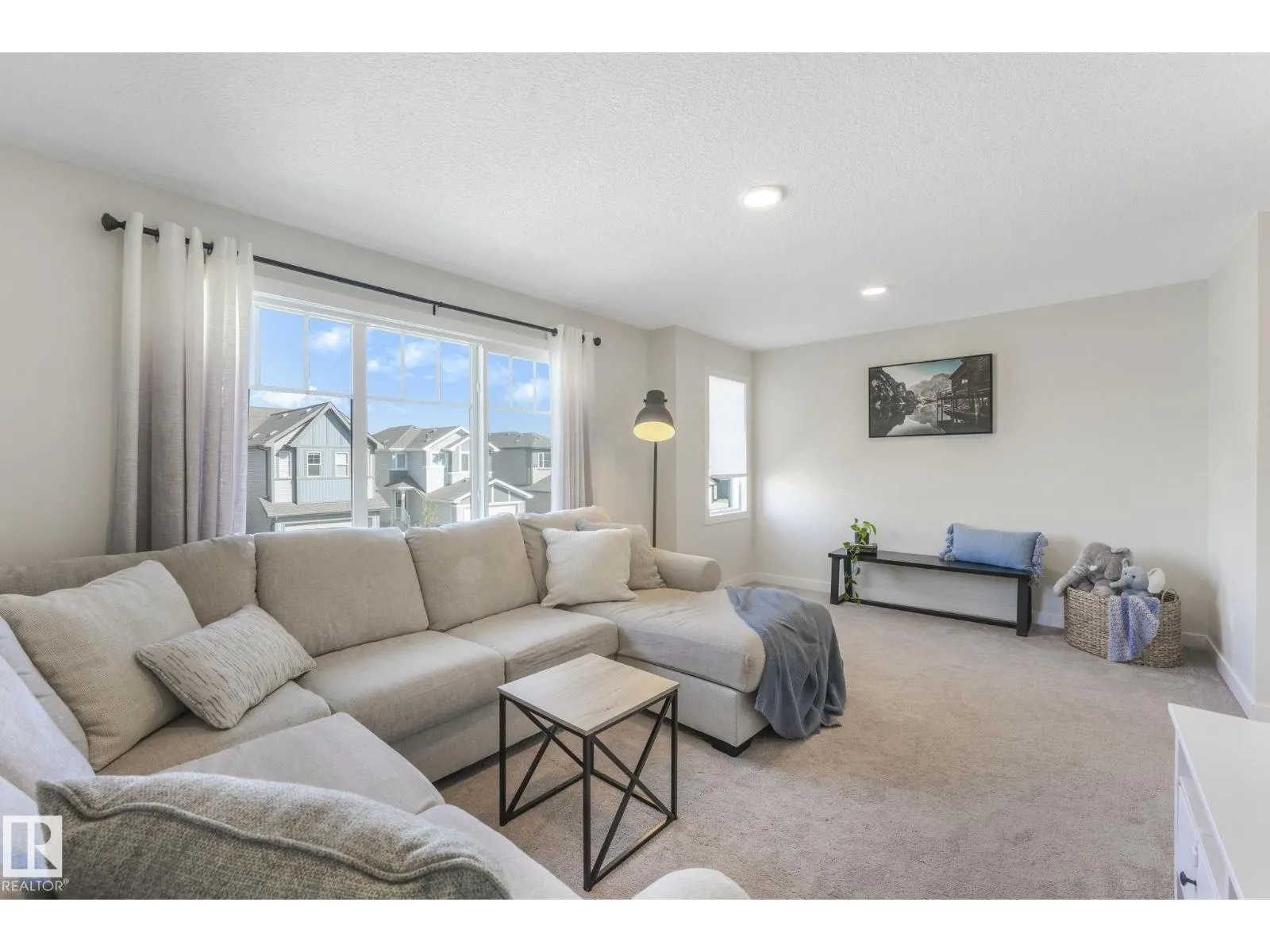 37 SPRINGBROOK WD