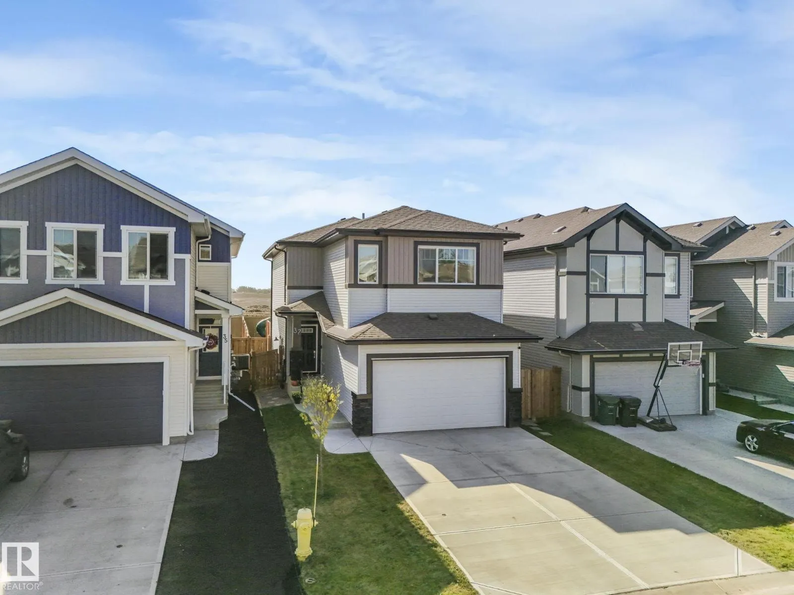37 SPRINGBROOK WD