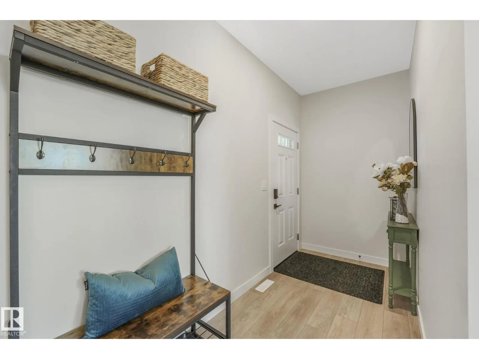 37 SPRINGBROOK WD