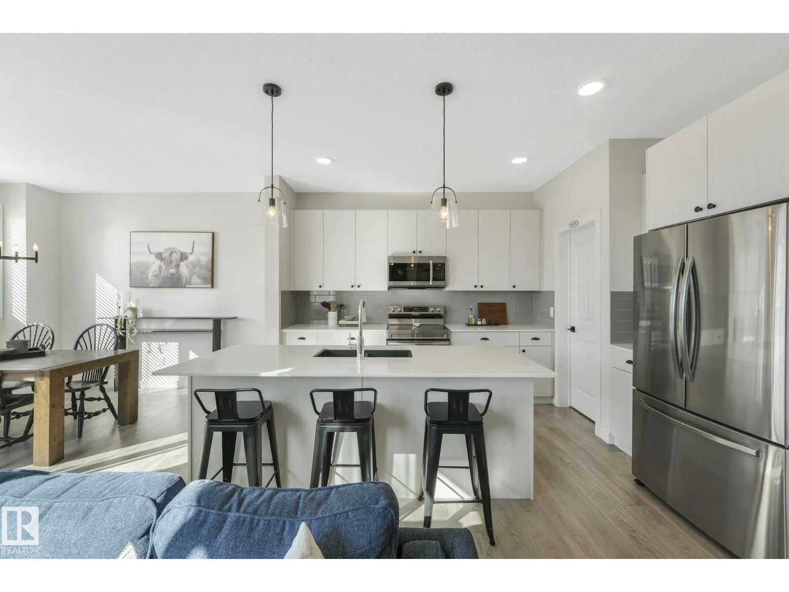 37 SPRINGBROOK WD