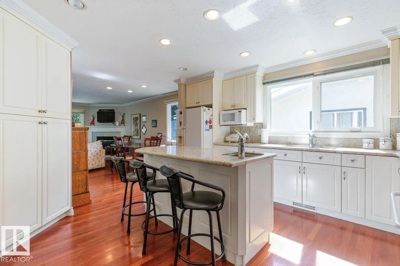 8420 177 ST NW