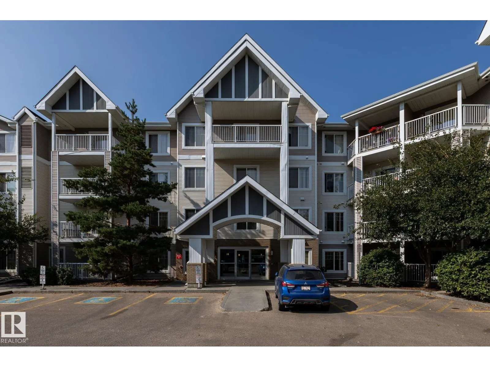 #201 4407 23 ST NW