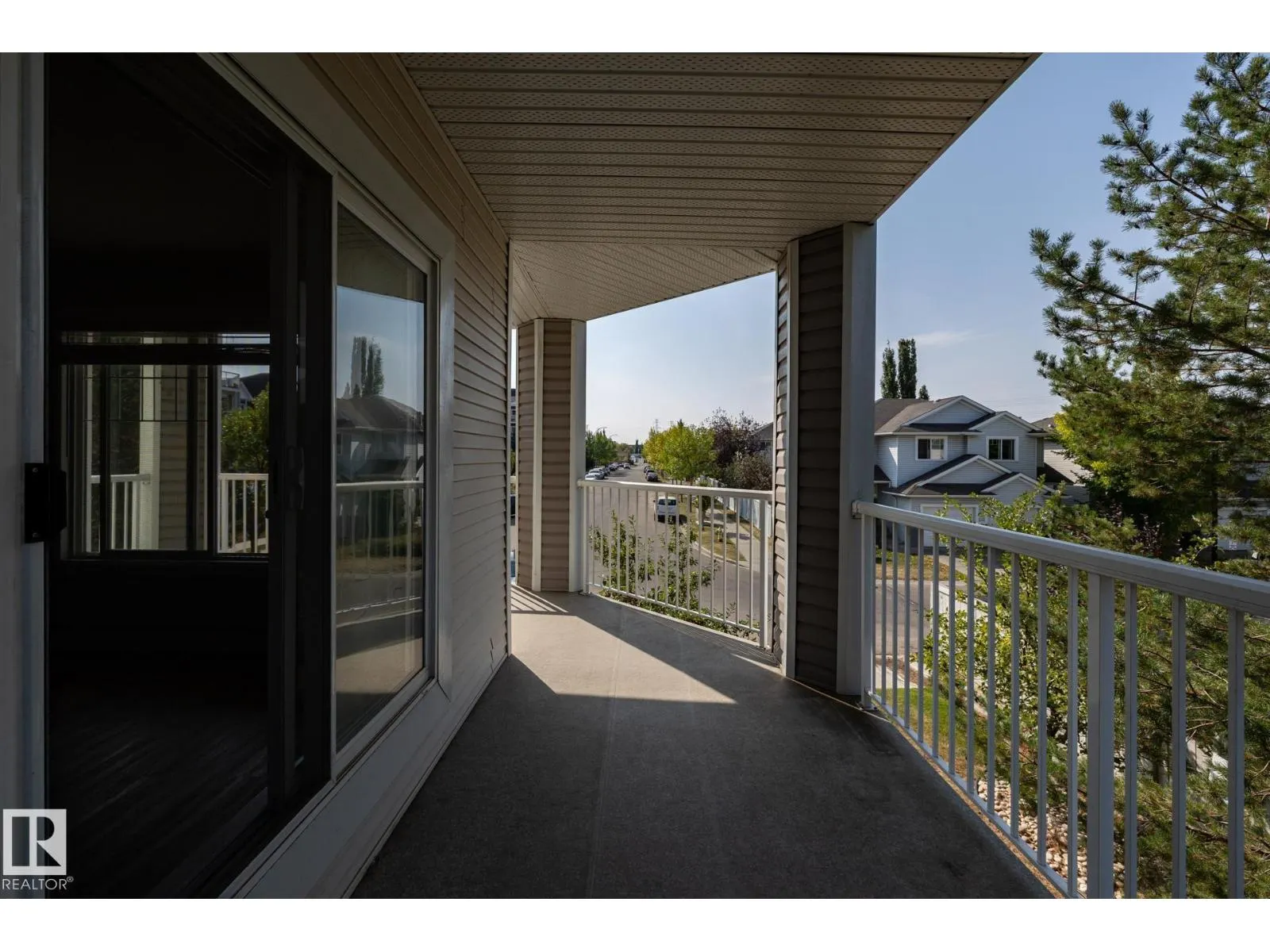 #201 4407 23 ST NW