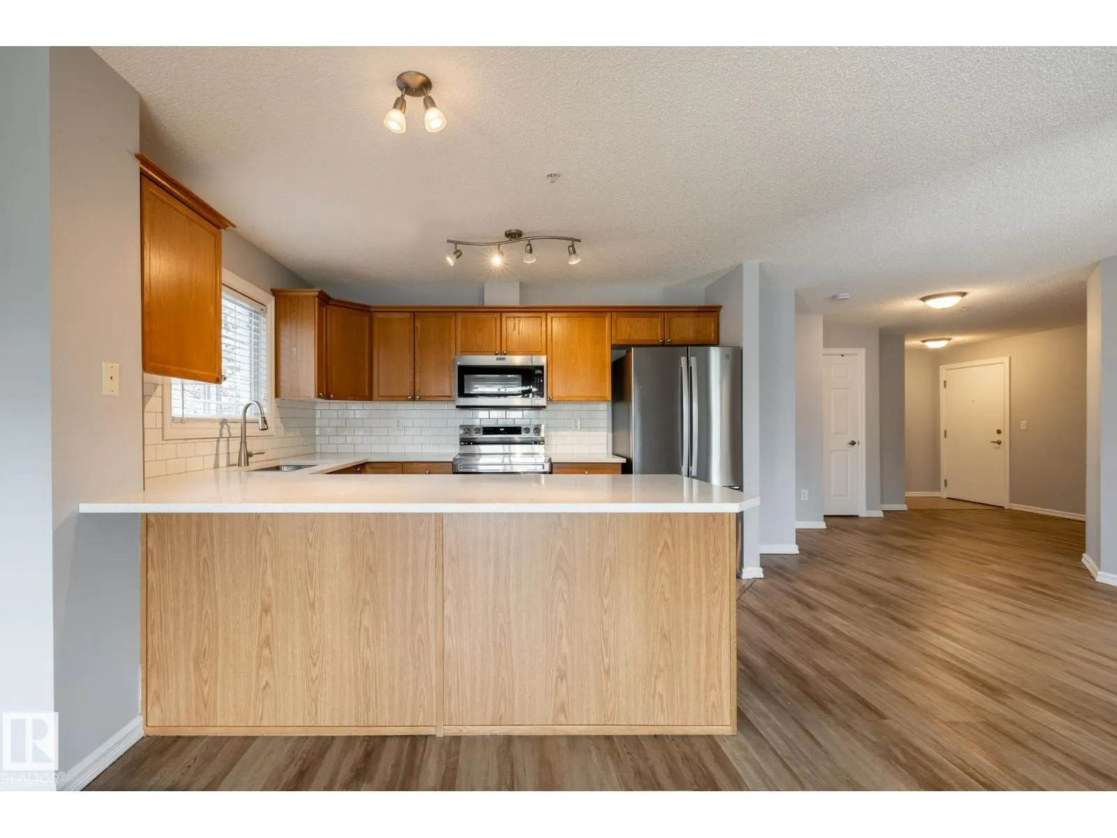 #201 4407 23 ST NW