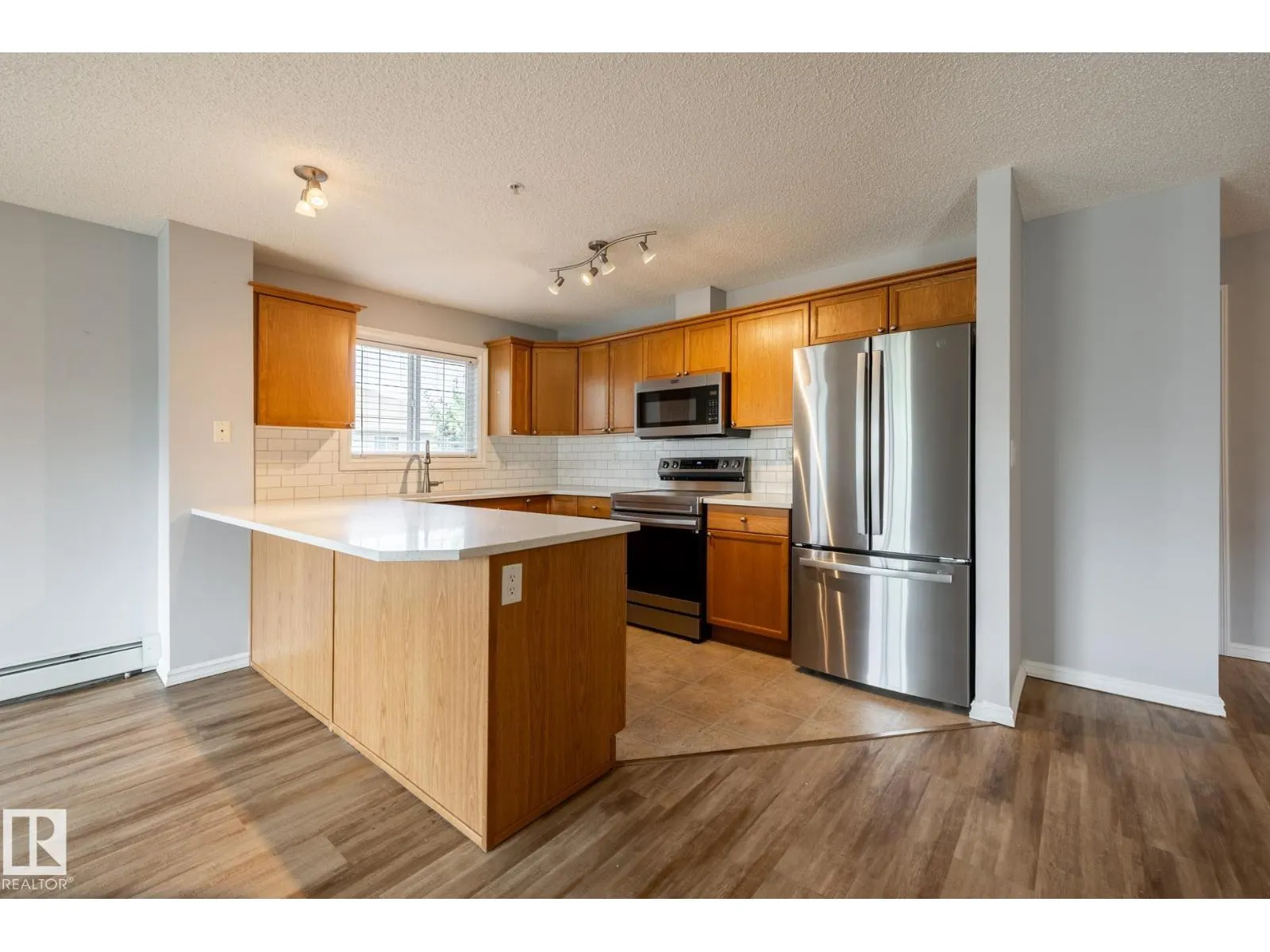 #201 4407 23 ST NW