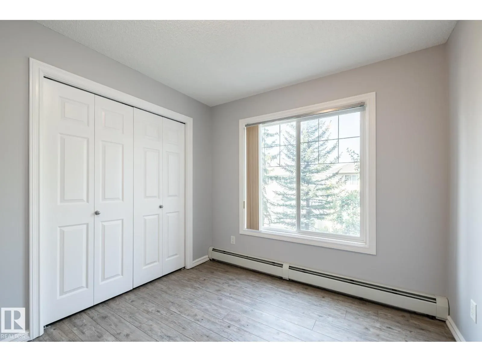 #201 4407 23 ST NW