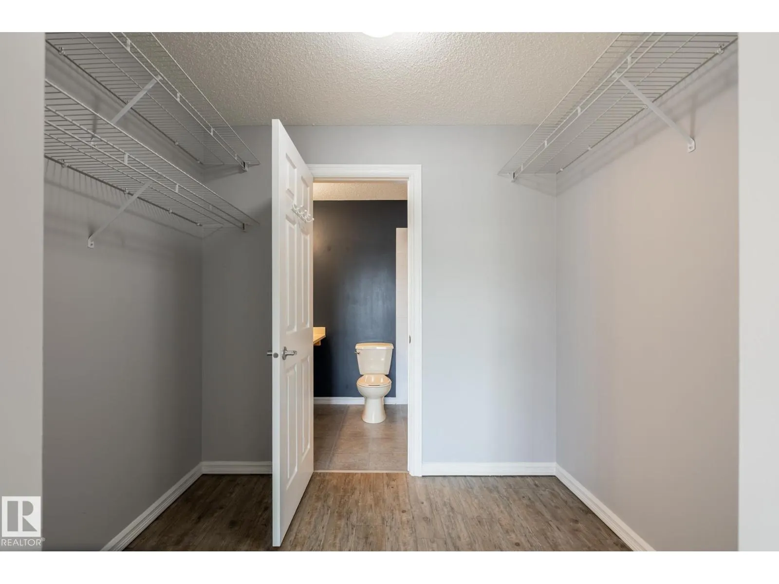 #201 4407 23 ST NW