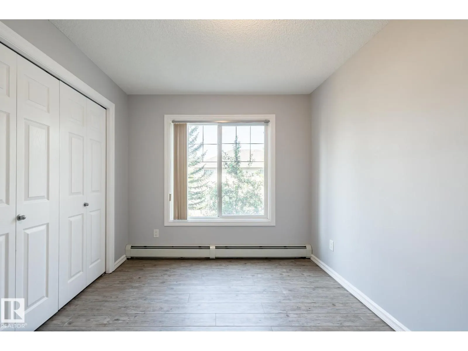 #201 4407 23 ST NW
