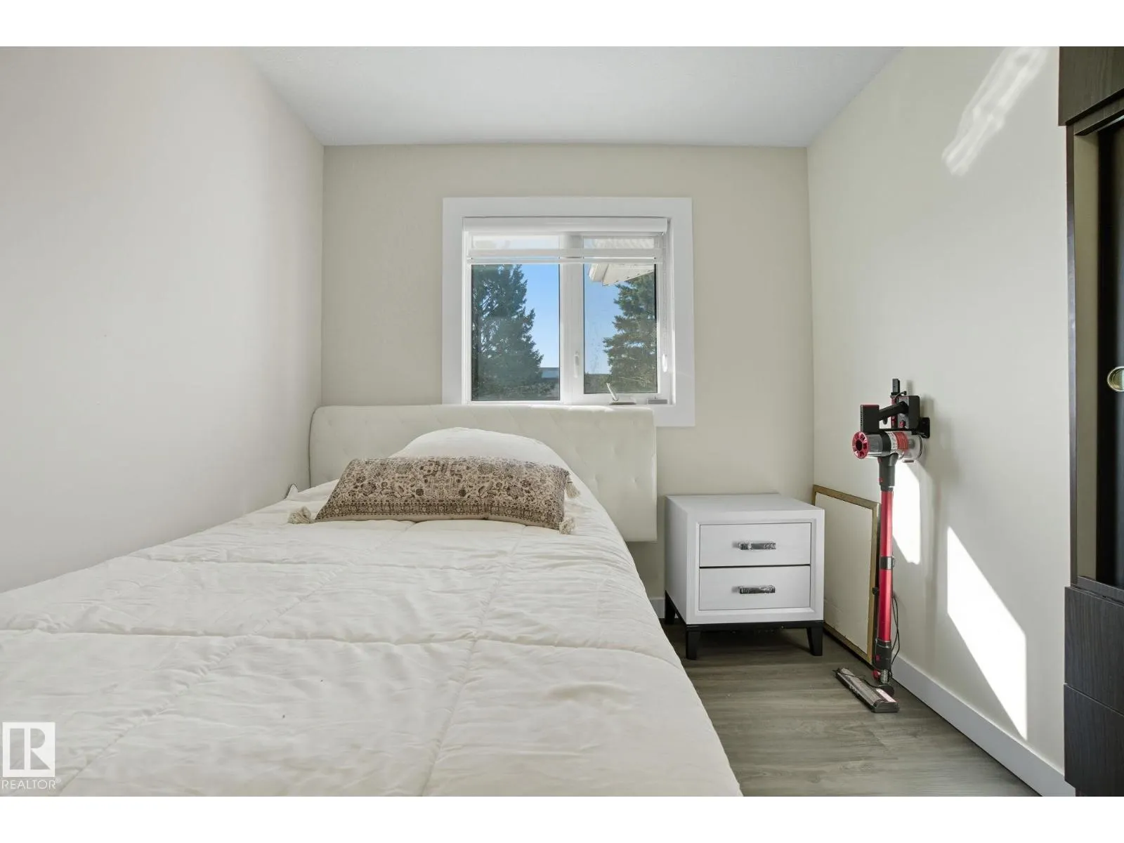11620 151 AV NW