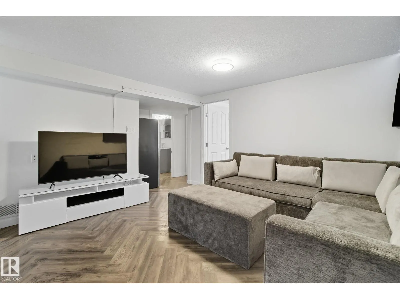 11620 151 AV NW