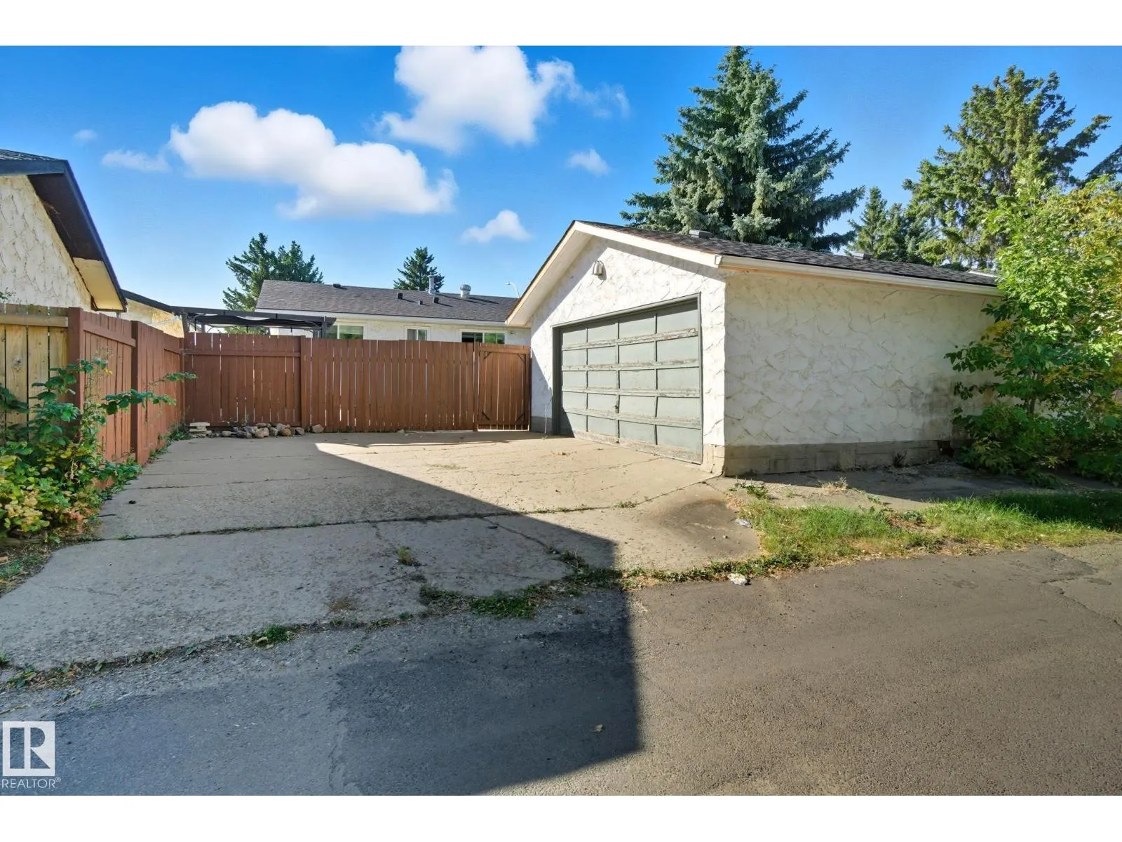 11620 151 AV NW