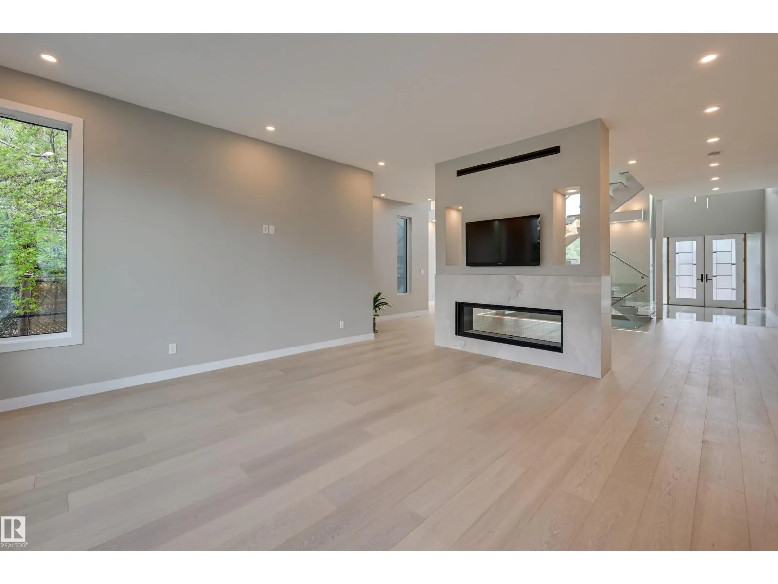 9832 142 ST NW