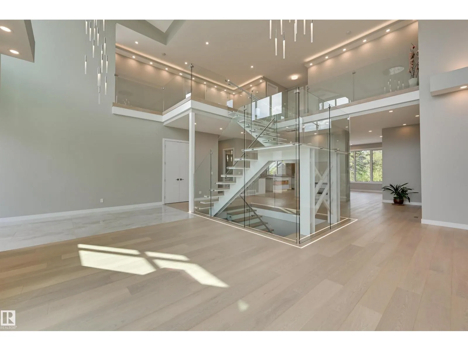 9832 142 ST NW