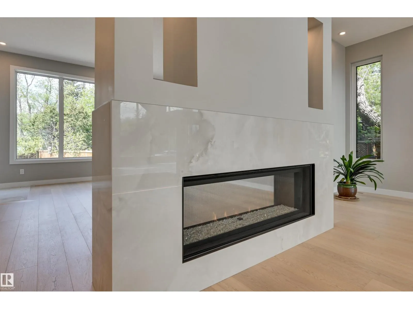 9832 142 ST NW