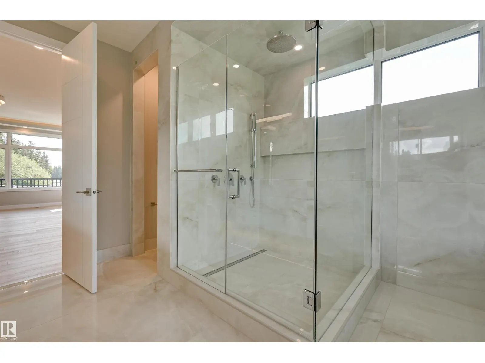 9832 142 ST NW