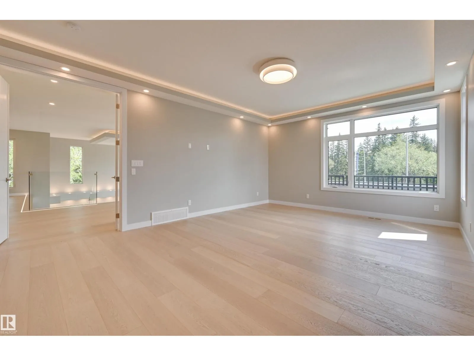 9832 142 ST NW