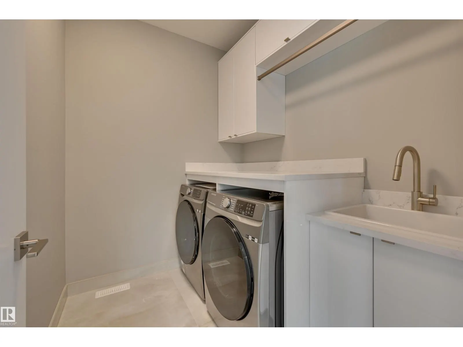 9832 142 ST NW