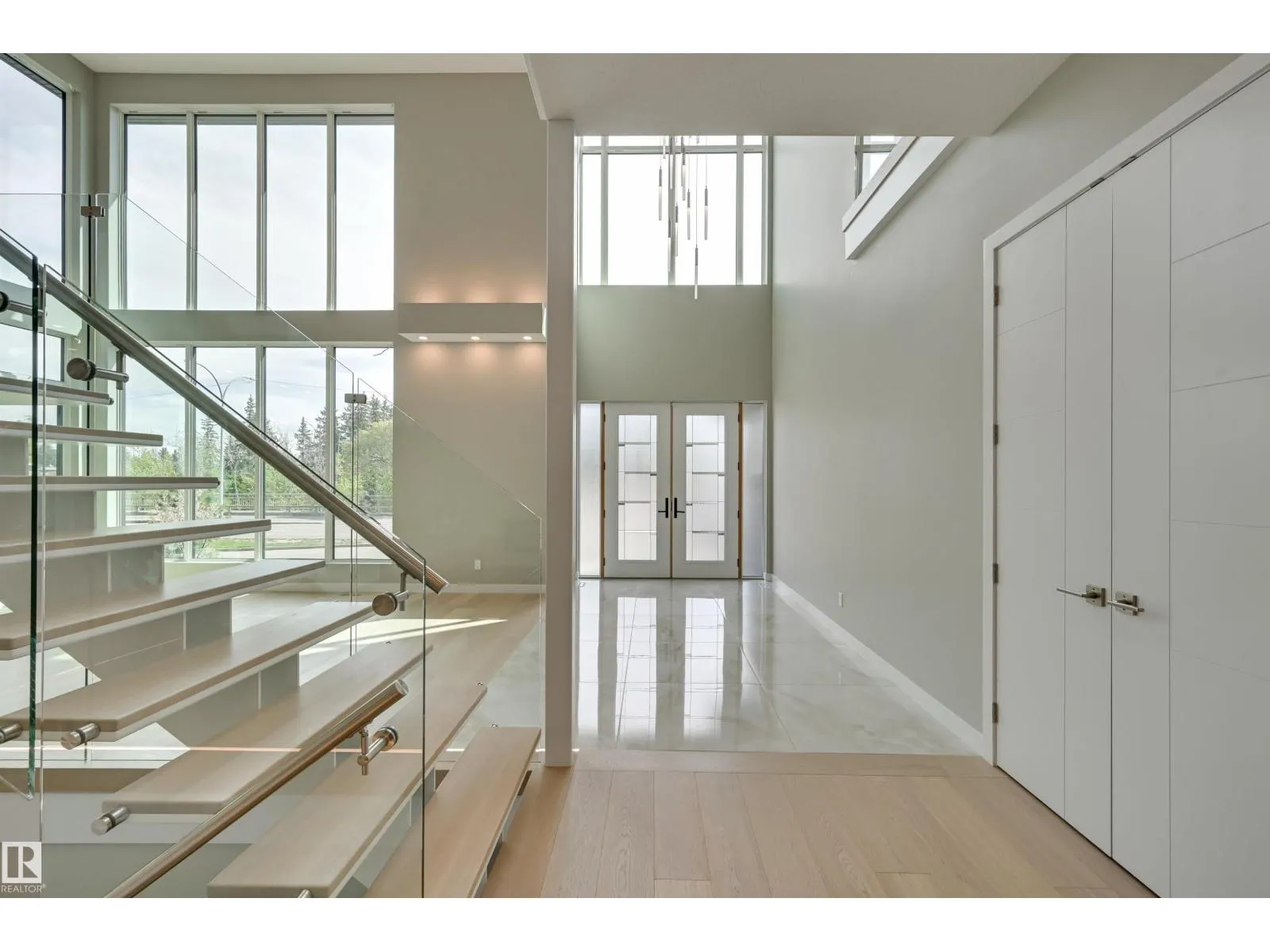 9832 142 ST NW