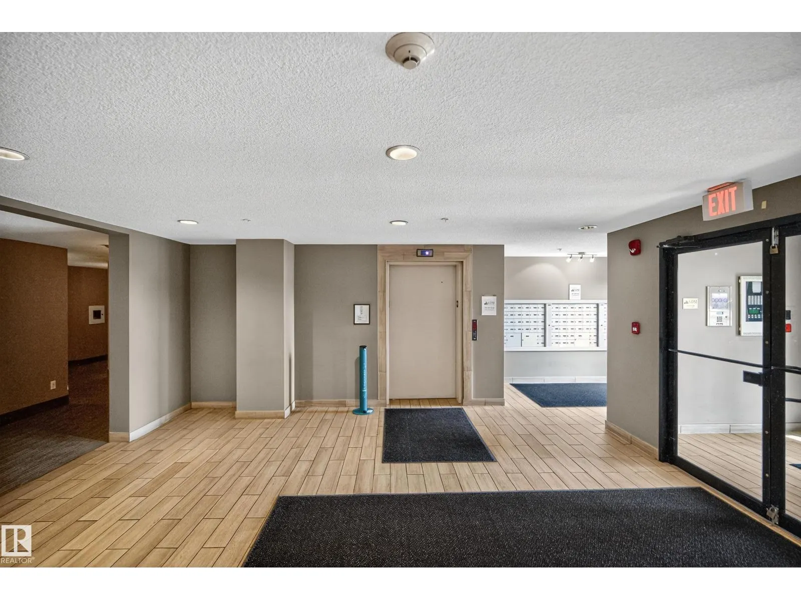 #133 390 WINDERMERE RD NW NW