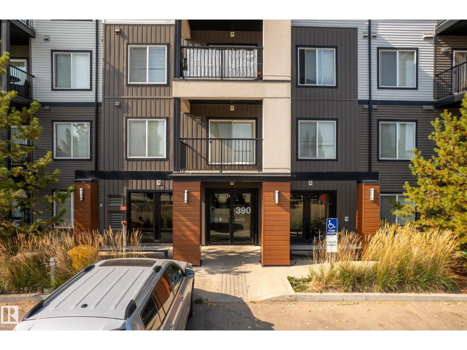 #133 390 WINDERMERE RD NW NW