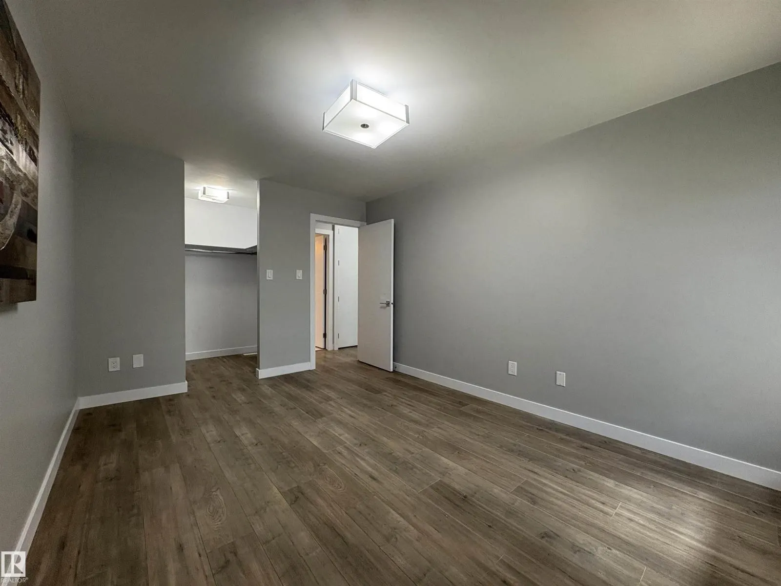 204 SURREY GARDENS GD NW