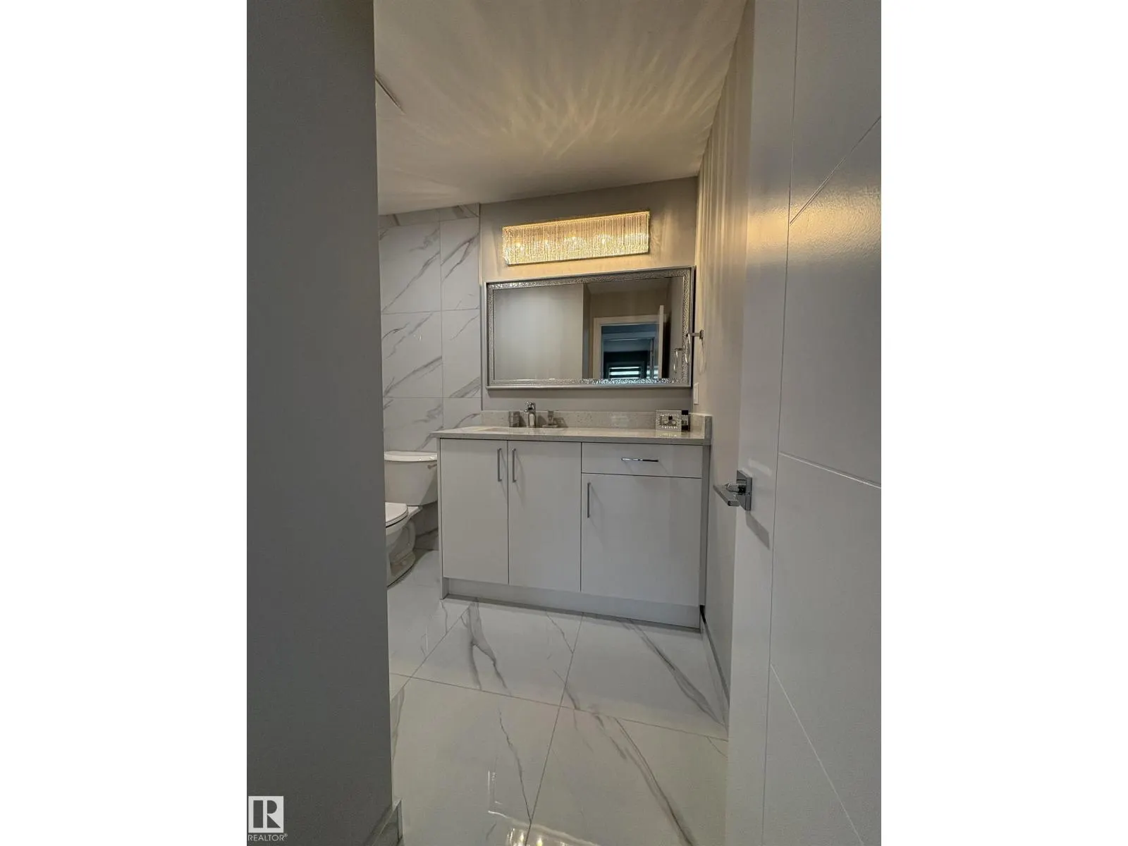 204 SURREY GARDENS GD NW