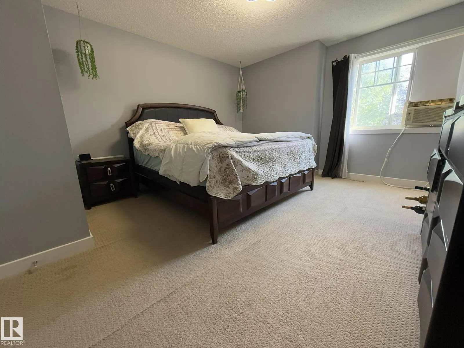 #13 14208 36 ST NW