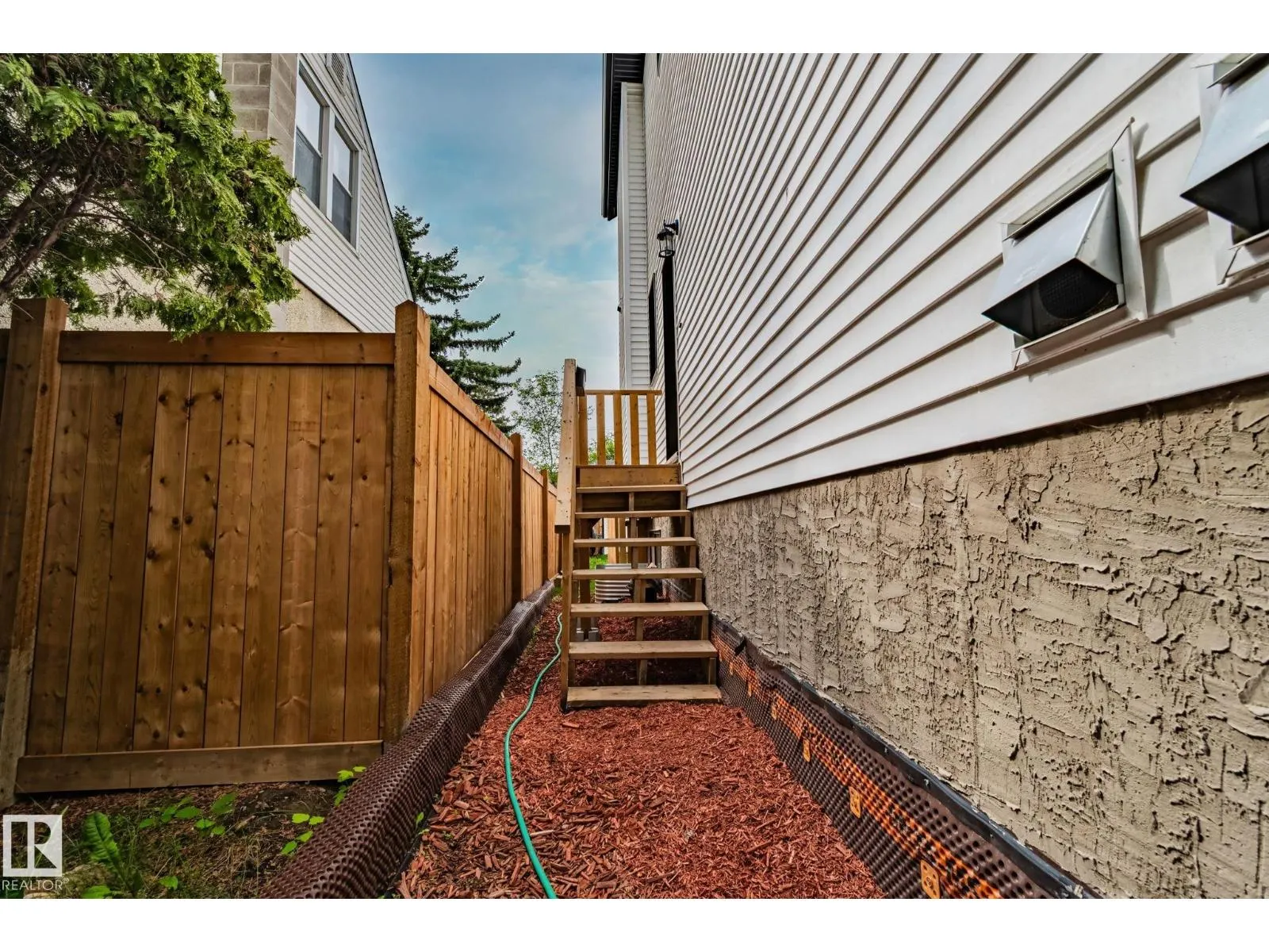 7715 78 AV NW