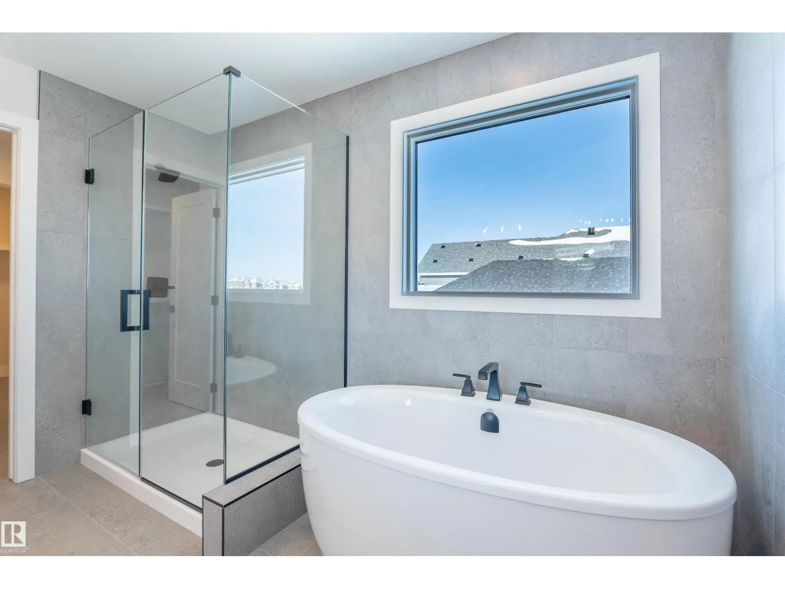 8608 181 AV NW NW