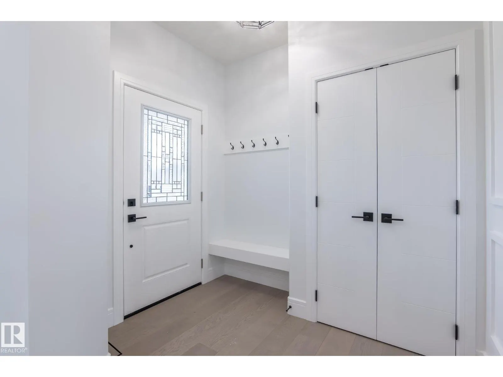 8608 181 AV NW NW